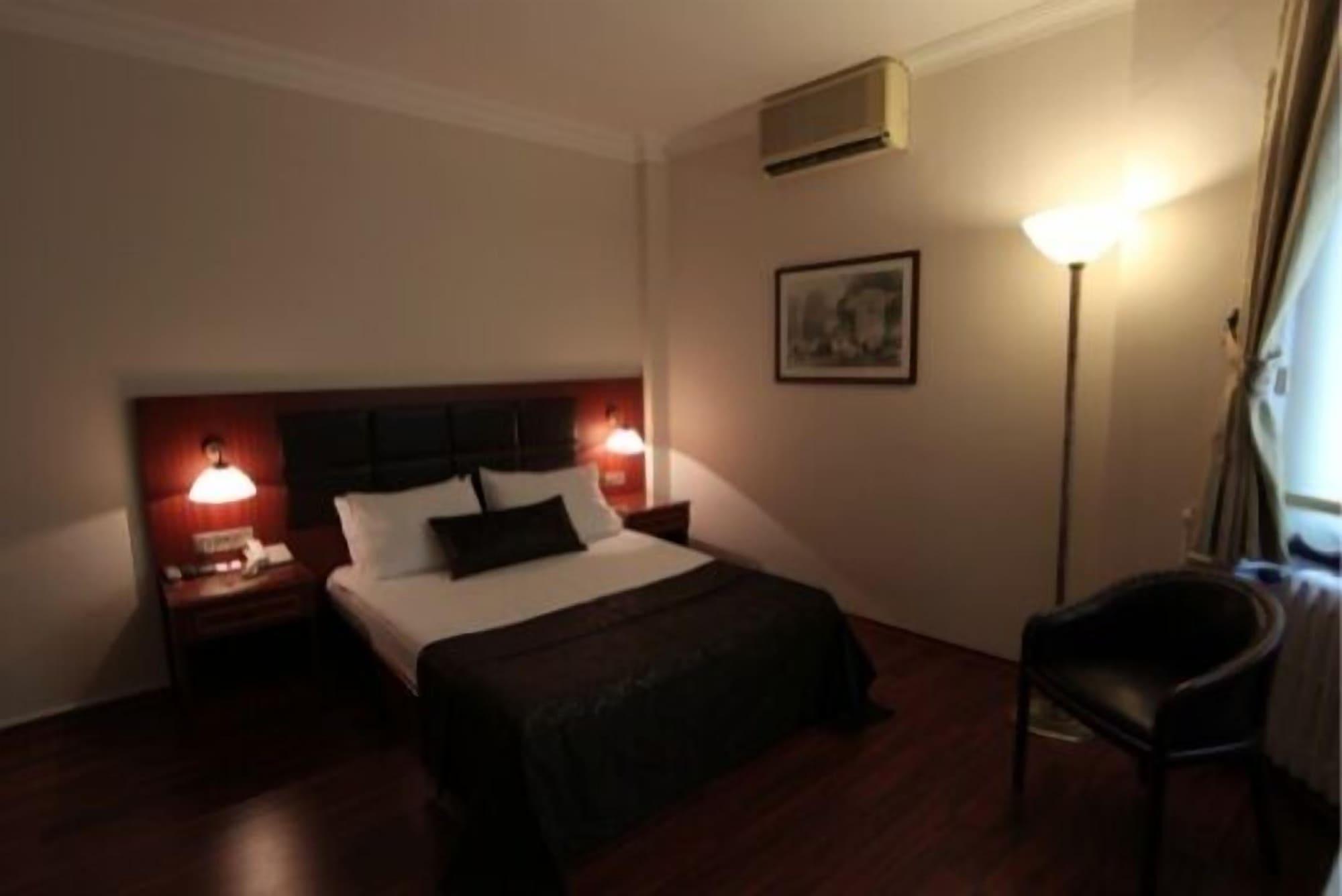 Vardar Palace Hotel - Special Category Истанбул Екстериор снимка