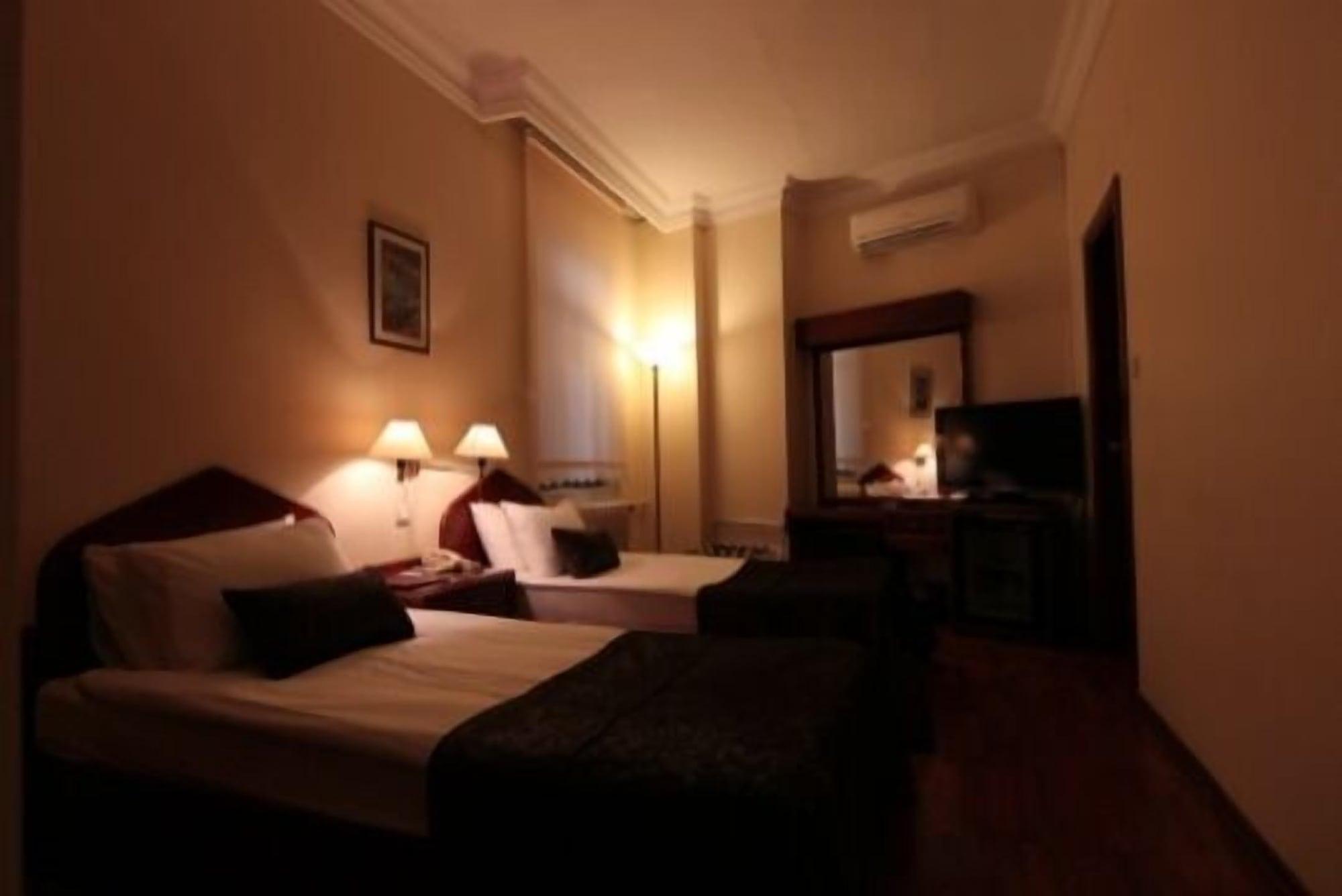 Vardar Palace Hotel - Special Category Истанбул Екстериор снимка