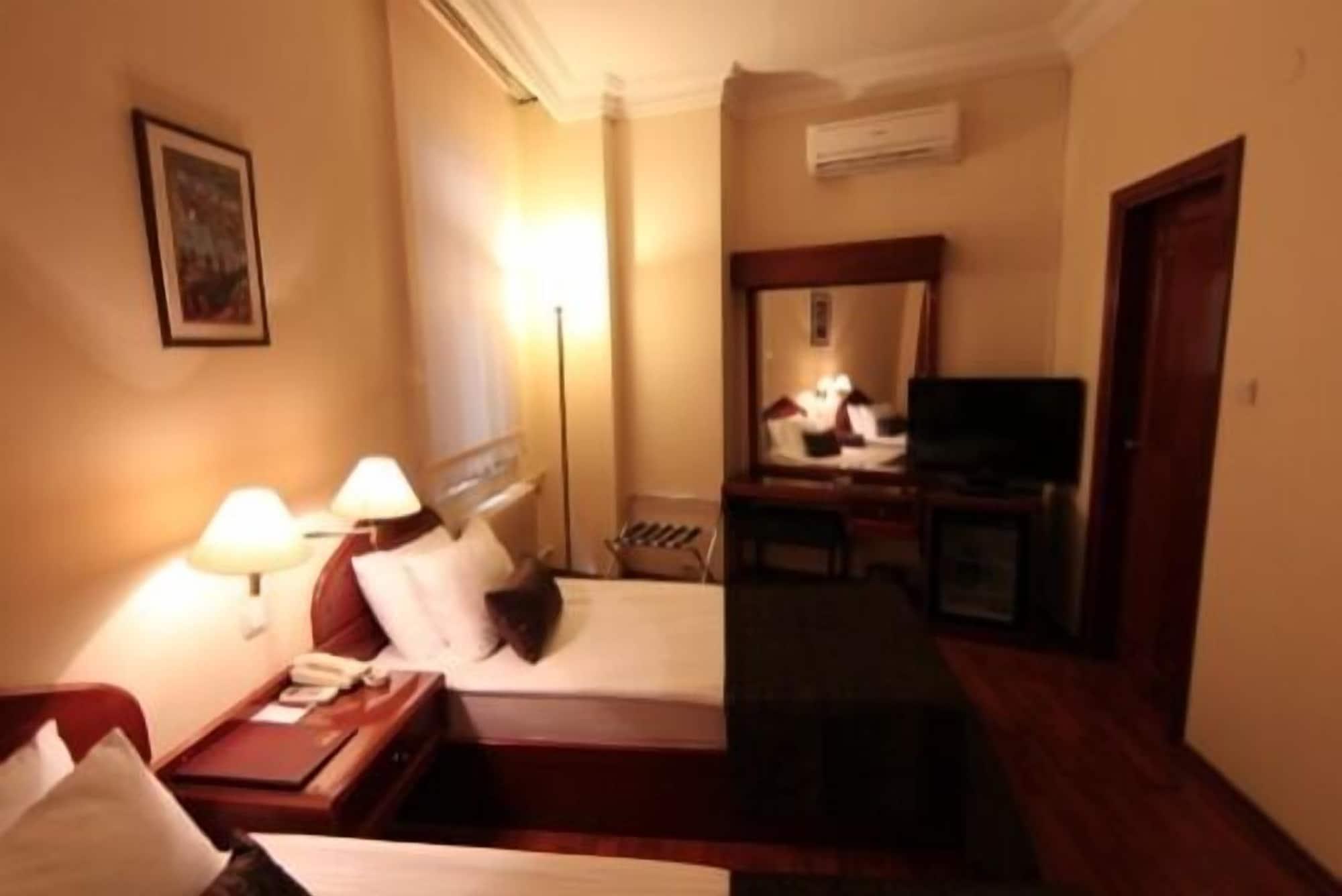 Vardar Palace Hotel - Special Category Истанбул Екстериор снимка