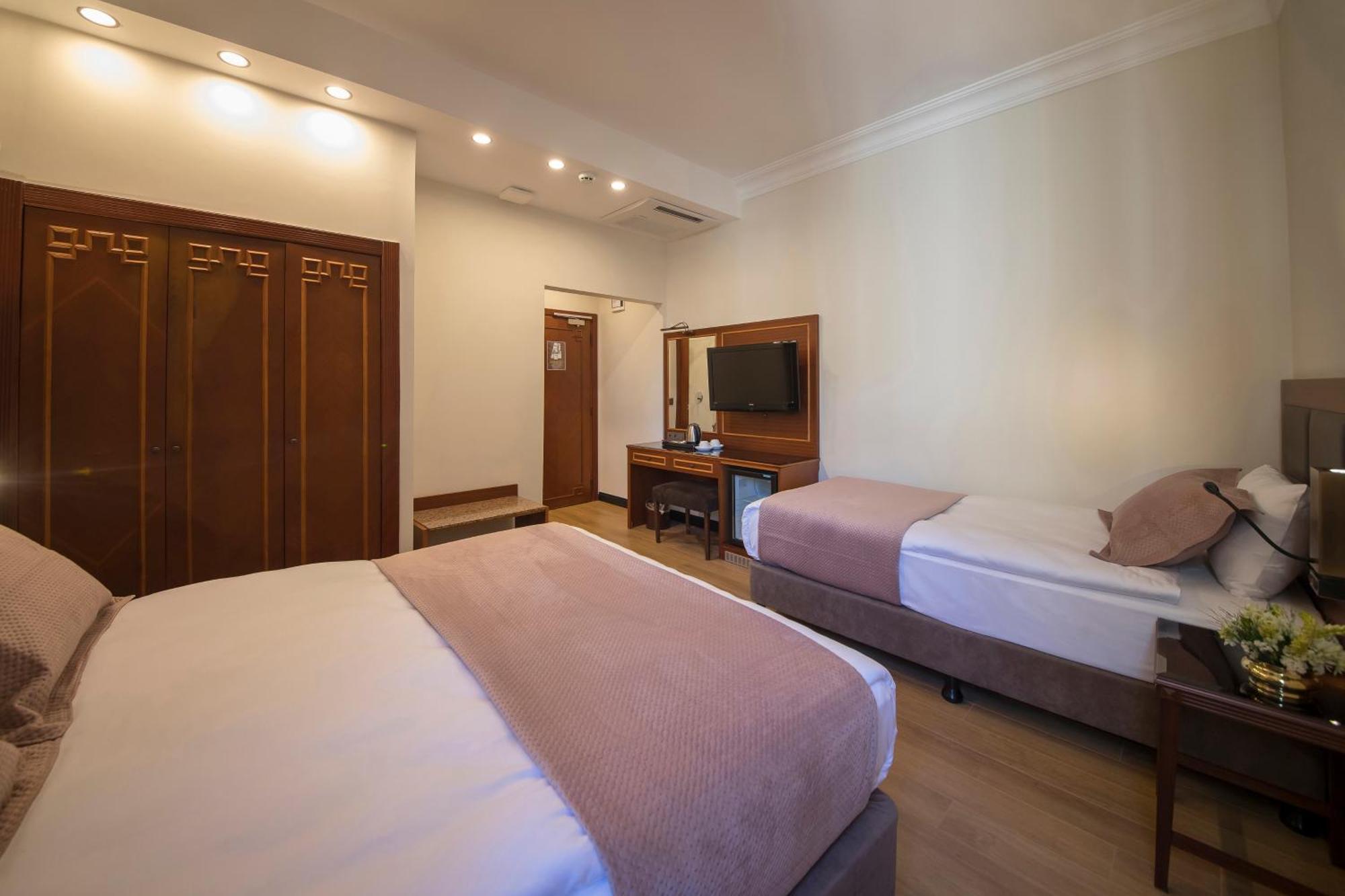 Vardar Palace Hotel - Special Category Истанбул Екстериор снимка