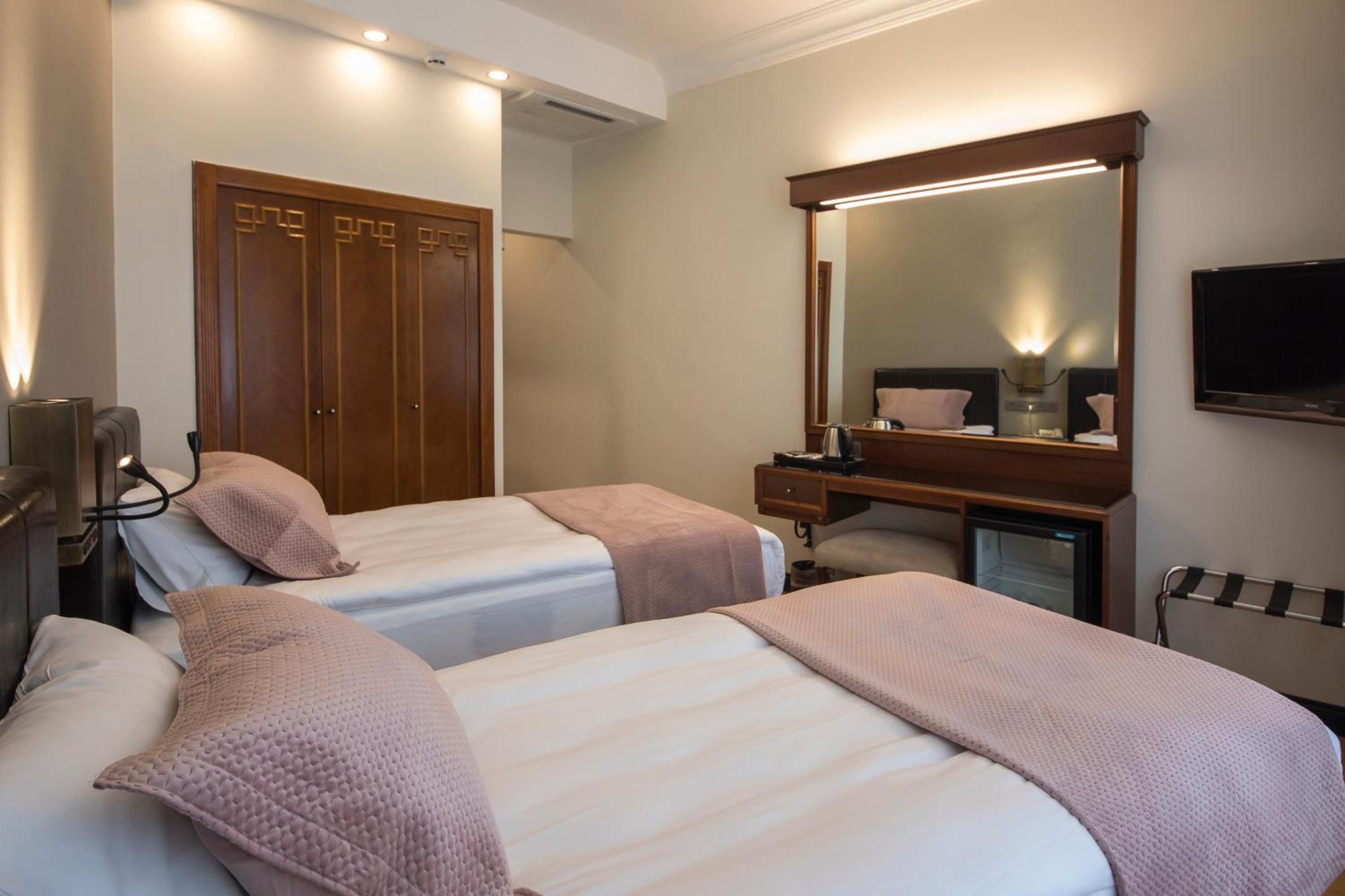 Vardar Palace Hotel - Special Category Истанбул Екстериор снимка