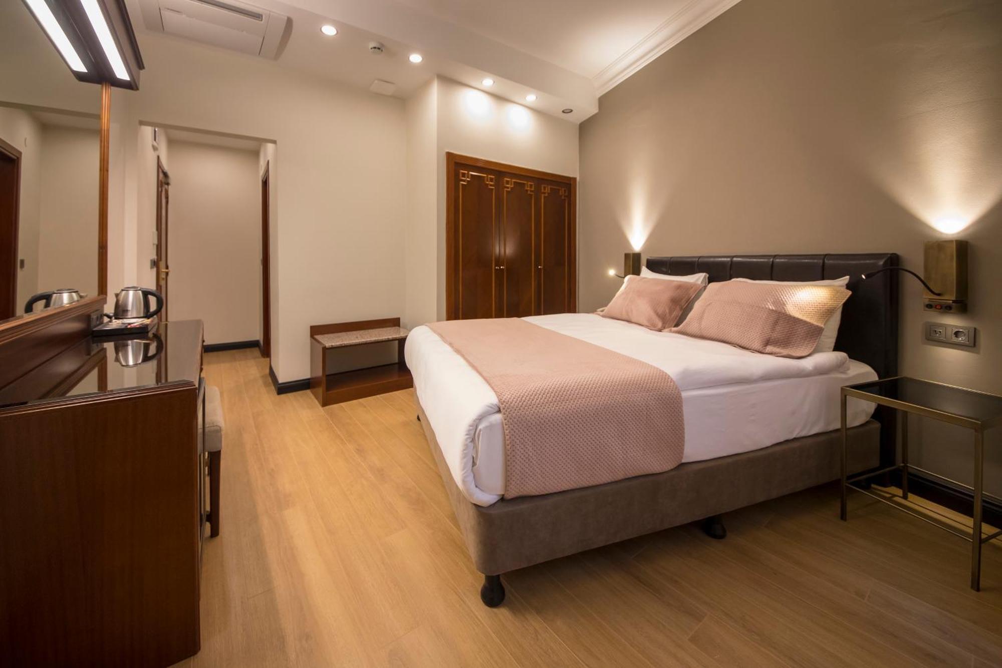 Vardar Palace Hotel - Special Category Истанбул Екстериор снимка