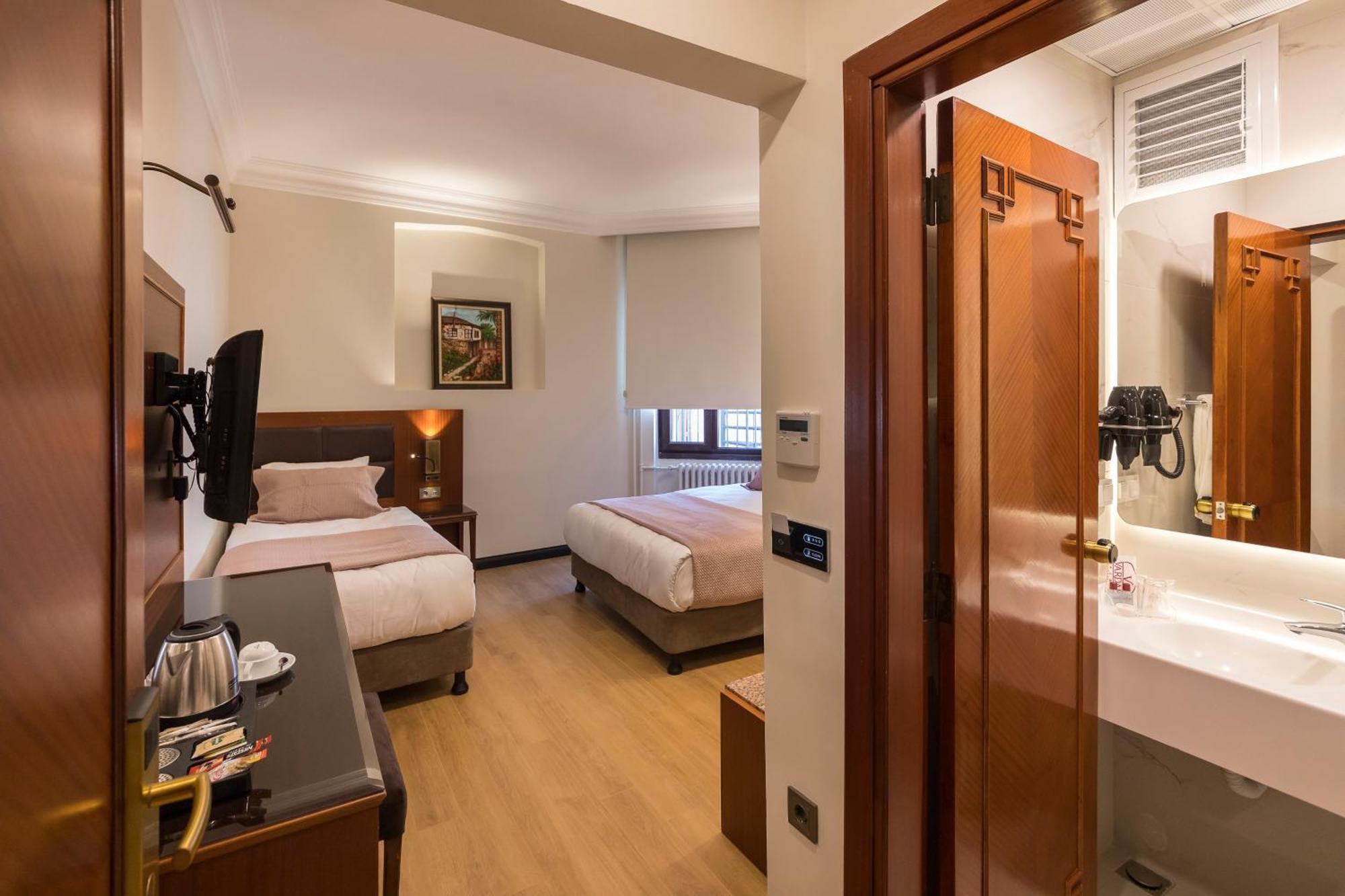 Vardar Palace Hotel - Special Category Истанбул Екстериор снимка