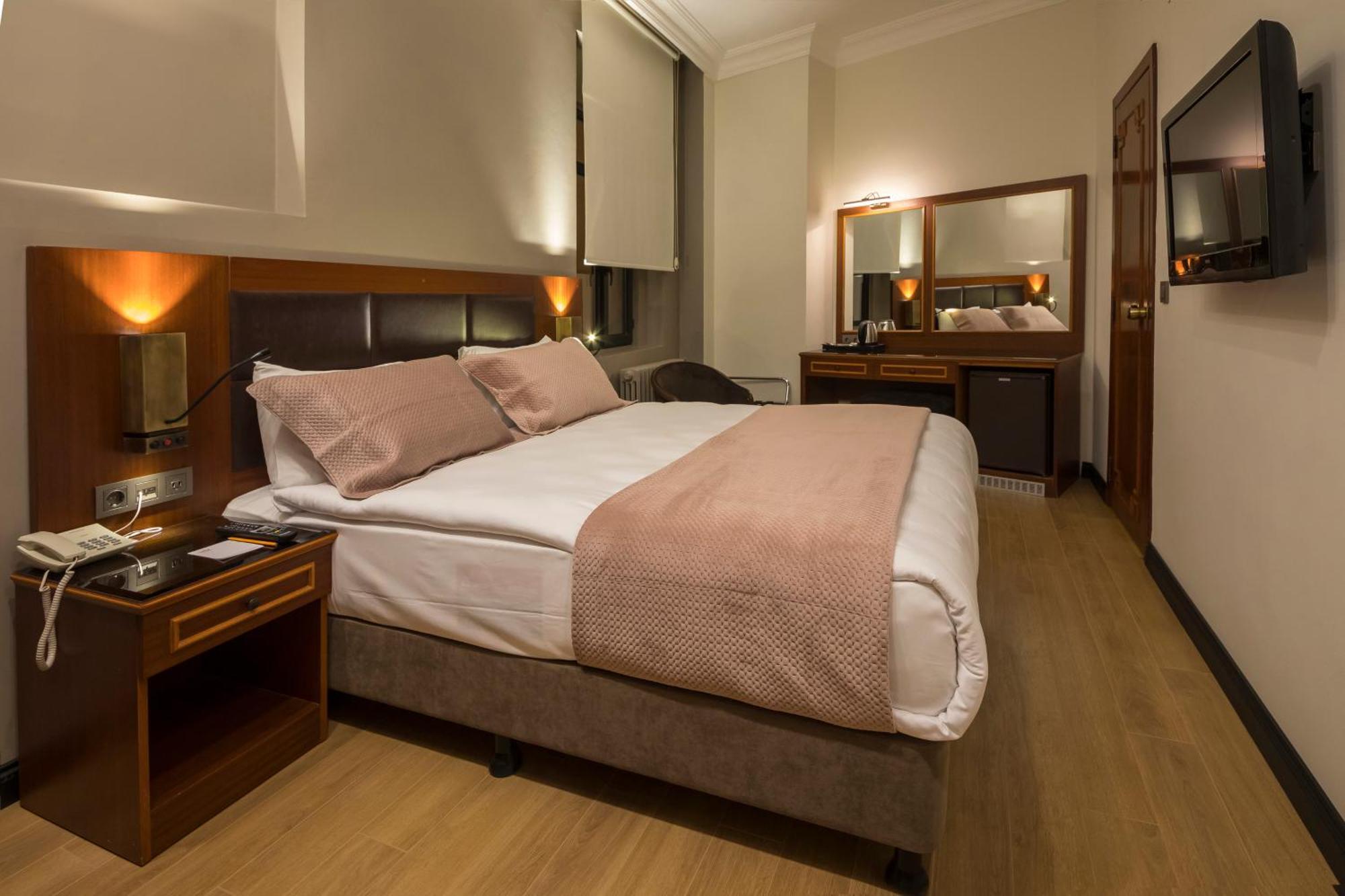 Vardar Palace Hotel - Special Category Истанбул Екстериор снимка